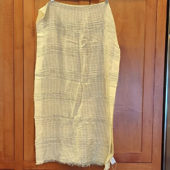 New Max Studio Cream and Black Hijab Scarf - Picture 2 of 6